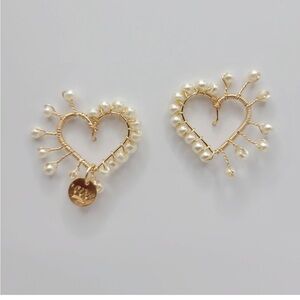 Pearl Bracelet Set
Elegance in every moment!